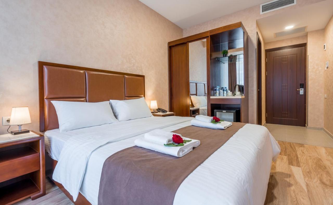 Aura Hotel Tbilisi ภายนอก รูปภาพ