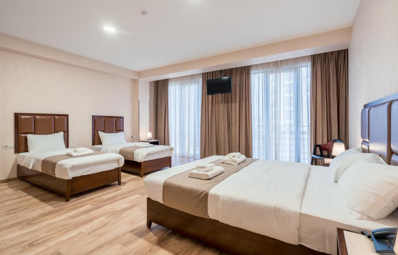Aura Hotel Tbilisi ภายนอก รูปภาพ
