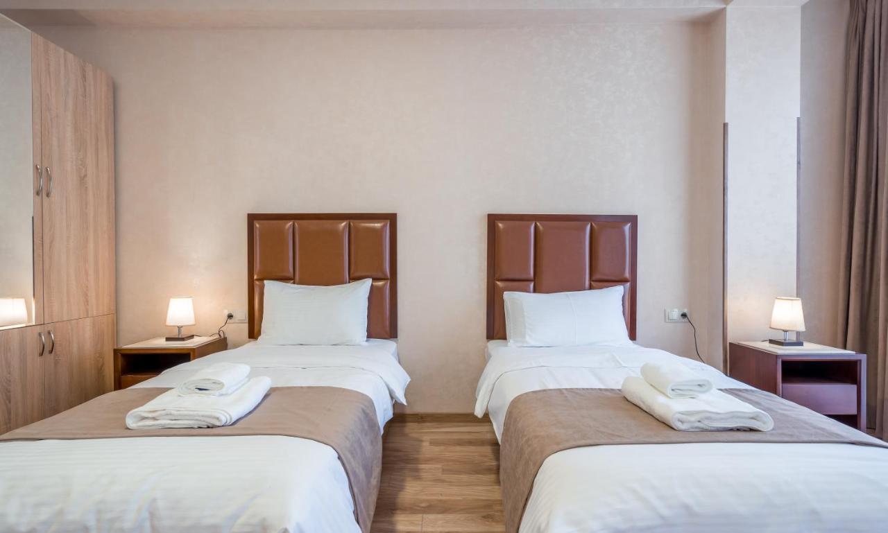 Aura Hotel Tbilisi ภายนอก รูปภาพ