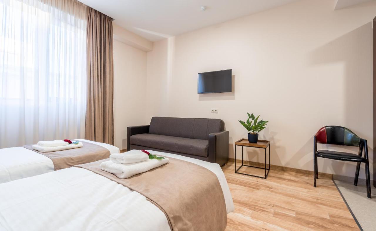 Aura Hotel Tbilisi ภายนอก รูปภาพ
