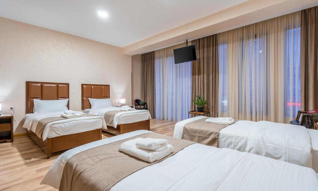 Aura Hotel Tbilisi ภายนอก รูปภาพ