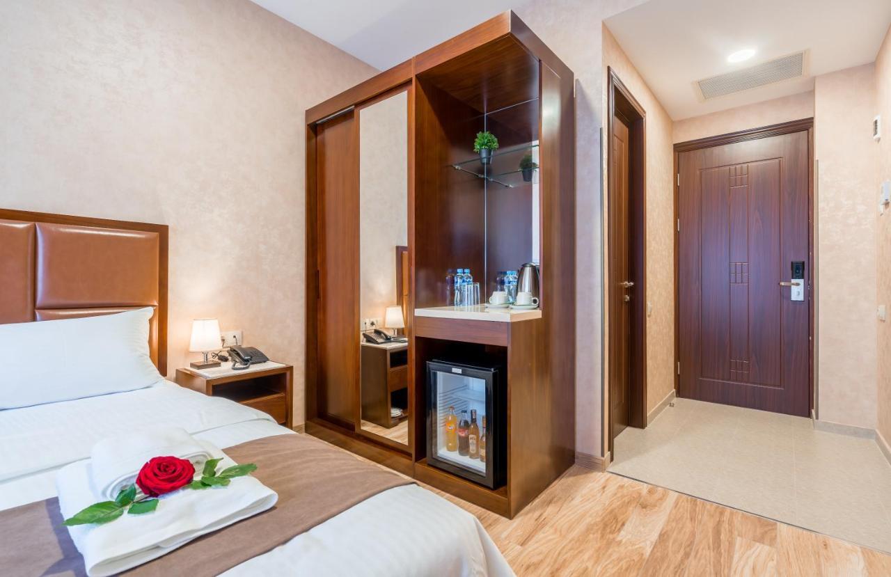 Aura Hotel Tbilisi ภายนอก รูปภาพ