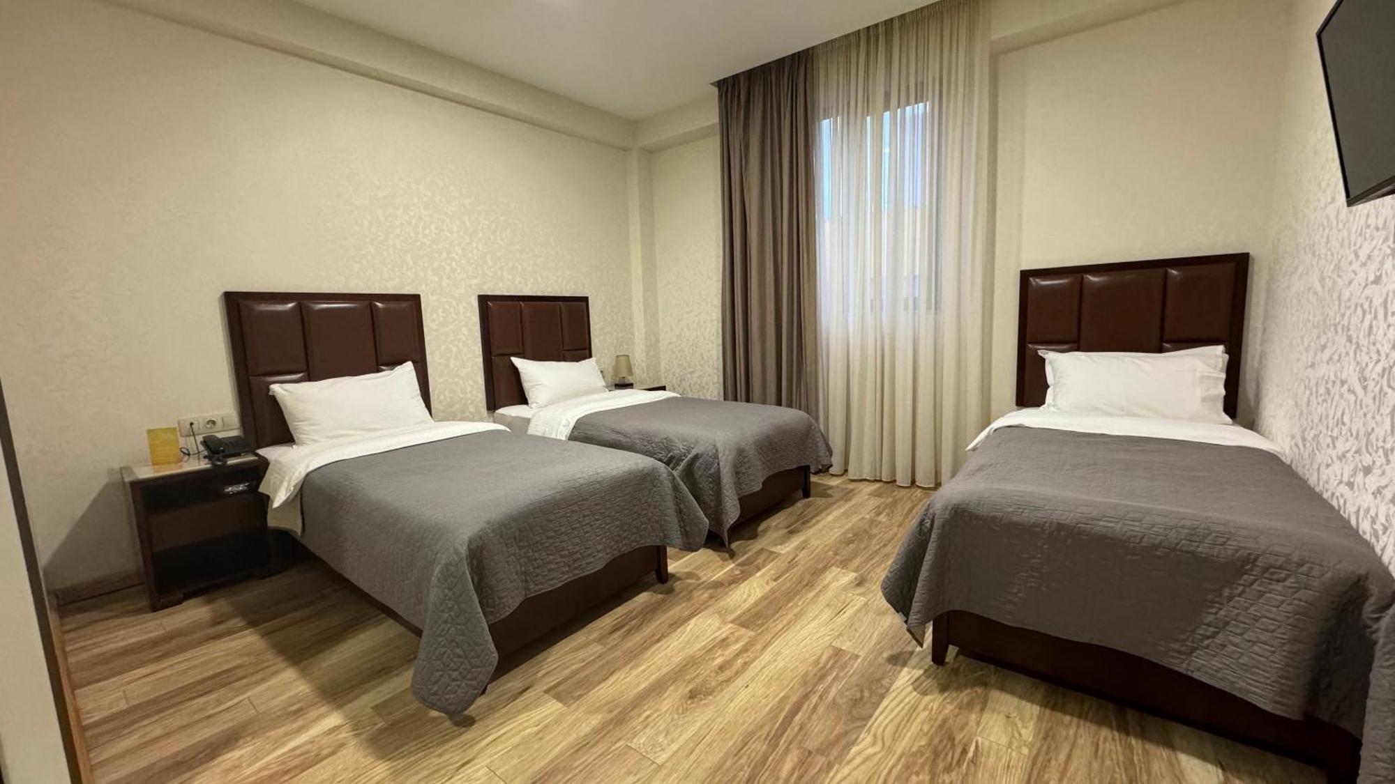 Aura Hotel Tbilisi ภายนอก รูปภาพ